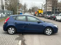 Gebraucht Hyundai i30 Edition+ 109 PS (80 kW) 2010 Blau Limousine