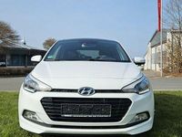 Gebraucht Hyundai i20 Active 120 PS (88 kW) 2017 Weiß Limousine