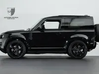 Gebraucht Land Rover Defender SE Dynamic 300 PS (220 kW) 2025 Santorini black SUV