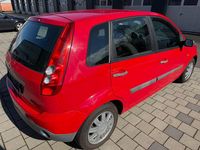 Gebraucht Ford Fiesta 70 PS (51 kW) 2006 Rot Kleinwagen