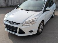 Gebraucht Ford Focus Trend 101 PS (74 kW) 2012 Weiß Limousine