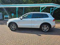 Gebraucht VW Touareg 262 PS (192 kW) 2015 Weiß SUV