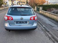 Gebraucht VW Passat 122 PS (89 kW) 2011 Blau Limousine