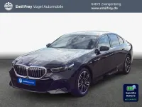 Neu BMW 530e Performance 190 PS (139 kW) 2026 Sophistograu brillanteffekt me Limousine
