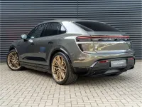 Neu Porsche Macan Turbo 469 kW (639 PS) 2026 Gruen SUV