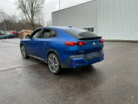 Gebraucht BMW iX2 150 kW (204 PS) 2024 Blau SUV