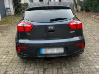 Gebraucht Kia Rio 90 PS (66 kW) 2015 Schwarz Kleinwagen