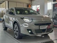 Neu Fiat 600E La Prima 114 kW (156 PS) 2025 Sand  earth of italy SUV