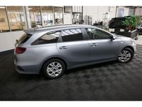 Gebraucht Kia Ceed 160 PS (117 kW) 2023 Lunar silver m (metallic) Kleinwagen