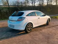 Usata Opel Astra 90 CV (66 kW) 2009 Bianco Coupé