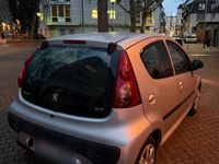 Gebraucht Peugeot 107 Filou 68 PS (50 kW) 2011 Silber Kleinwagen