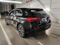 Gebraucht Mercedes A180 116 PS (85 kW) 2019 Schwarz Limousine