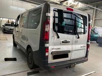 Gebraucht Opel Vivaro 120 PS (88 kW) 2015 Silber Van / Kleinbus