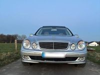Gebraucht Mercedes E240 Avantgarde 177 PS (130 kW) 2002 Silber Limousine
