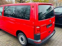 Gebraucht VW Transporter 102 PS (75 kW) 2018 Rot Van