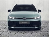 Gebraucht VW Passat R-line 193 PS (141 kW) 2024 Maripositgrün metallic Kombi