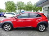 Gebraucht Hyundai Kona Trend 120 PS (88 kW) 2023 Rot SUV