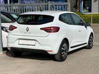 Gebraucht Renault Clio V 101 PS (74 kW) 2022 Weiß Limousine
