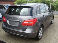 Gebraucht Mercedes B200 156 PS (114 kW) 2012 Grau Kleinwagen