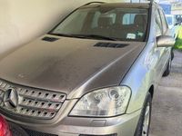 Gebraucht Mercedes ML320 224 PS (164 kW) 2005 Silber SUV