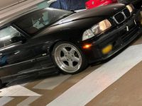 Gebraucht BMW 318 116 PS (85 kW) 1999 Schwarz Cabrio