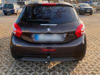 Gebraucht Peugeot 208 95 PS (69 kW) 2012 Braun Kleinwagen