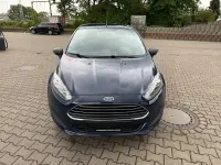 Gebraucht Ford Fiesta Ambiente 60 PS (44 kW) 2014 Blau Kleinwagen