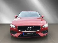 Gebraucht Volvo V60 Core 197 PS (144 kW) 2024 Rot Kombi
