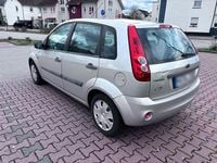 Gebraucht Ford Fiesta 68 PS (50 kW) 2007 Silber Kleinwagen