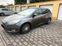 Gebraucht Ford Focus 101 PS (74 kW) 2014 Grau Kombi