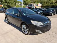 Gebraucht Opel Astra Design Edition 165 PS (121 kW) 2012 Schwarz Kombi