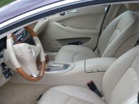 Gebraucht Mercedes CLS320 204 PS (150 kW) 2008 Blau metallic Limousine
