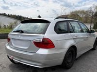 Usata BMW 318 122 CV (89 kW) 2007 Argento Station wagon