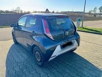 Gebraucht Toyota Aygo 70 PS (51 kW) 2016 Schwarz Kleinwagen