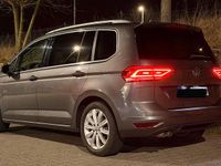 Gebraucht VW Touran Highline 150 PS (110 kW) 2015 Grau Van / Kleinbus