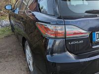 Gebraucht Lexus CT200h 136 PS (100 kW) 2017 Blau Limousine