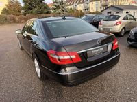 Gebraucht Mercedes E220 170 PS (125 kW) 2011 Schwarz Limousine