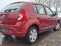 Gebraucht Dacia Sandero Basis 75 PS (55 kW) 2010 Rot Limousine