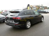 Gebraucht VW Golf VIII Life 150 PS (110 kW) 2022 Deep black perleffekt Kombi