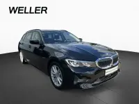 Gebraucht BMW 330e Advantage 292 PS (214 kW) 2021 Bmw 330e touring aut. advantag (schwarz) Kombi