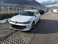 Gebraucht VW Passat Elegance 150 PS (110 kW) 2024 Weiß Kombi