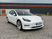 Second-hand Tesla Model 3 366 kW (498 CP) 2021 Alb Berlinǎ
