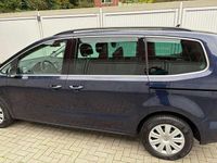 Gebraucht VW Sharan Comfortline 140 PS (102 kW) 2014 Blau Van / Kleinbus