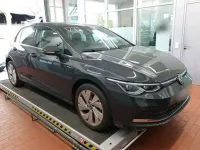 Gebraucht VW Golf VIII Style 131 PS (96 kW) 2024 Grau Limousine