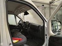 Gebraucht Opel Movano 140 PS (102 kW) 2024 Lackierung weiss icy/typ ausse Van