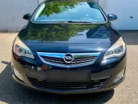 Gebraucht Opel Astra 110 PS (80 kW) 2011 Schwarz Limousine