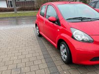 Gebraucht Toyota Aygo 68 PS (50 kW) 2007 Rot Kleinwagen