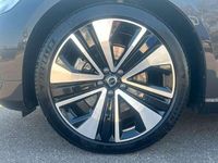 Gebraucht Volvo V60 Core 197 PS (144 kW) 2025 Grau Kombi