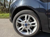 Gebraucht Ford Fiesta Titanium 101 PS (74 kW) 2016 Schwarz Kleinwagen