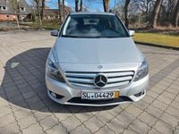Gebraucht Mercedes B180 109 PS (80 kW) 2013 Silber Van / Kleinbus